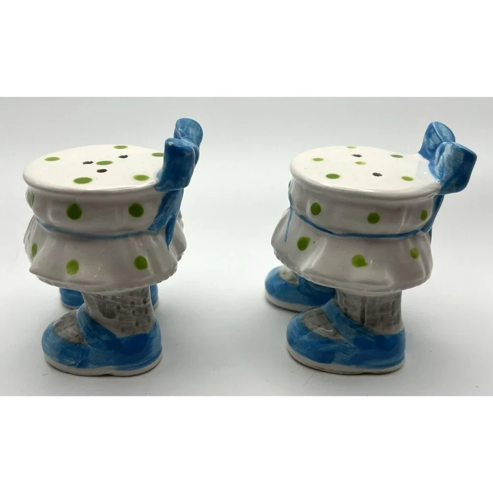 Vintage Enesco Japan Doll Tables Salt and Pepper Shaker Set - in Great Shape!